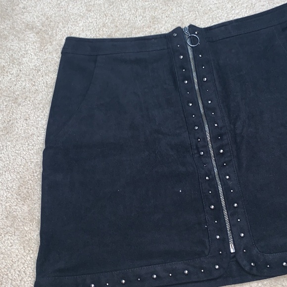 Suede zip up skirt - Picture 2 of 5